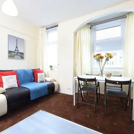 Budget 2 Bed Flat Manchester