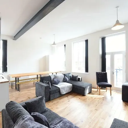 Stunning High Spec Sleep 14 Apartment *
