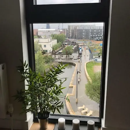 Central Flat With King Size Bed And Great Location Μάντσεστερ