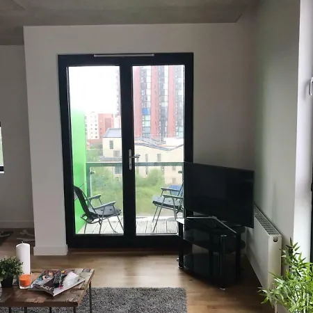 Central Flat With King Size Bed And Great Location Μάντσεστερ
