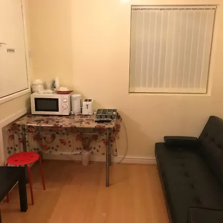 Sleep Rite Free Street Parking Apartment Manchester