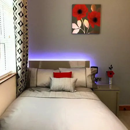 Spacious - Near Piccadilly Stn! Wifi & Parking Manchester