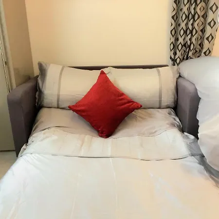 Spacious - Near Piccadilly Stn! Wifi & Parking Daire *