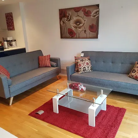 Modern 2 Bed City Center *