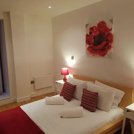 Modern 2 Bed City Center Lejlighed