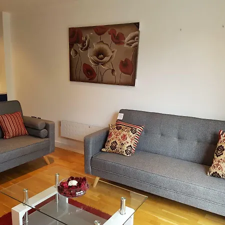 Modern 2 Bed City Center Lejlighed *