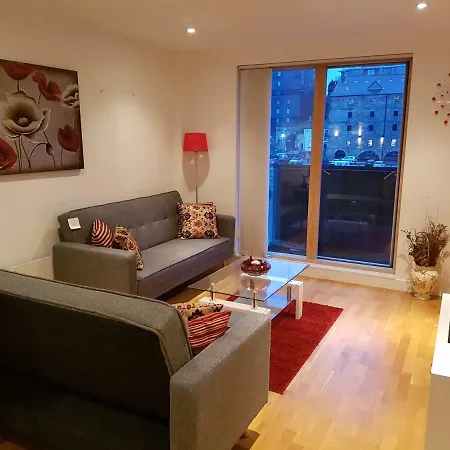 Modern 2 Bed City Center