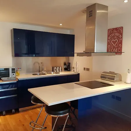 Modern 2 Bed City Center Lejlighed
