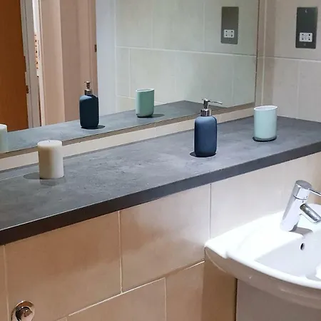 Spacious 2 Bedroom Flat Manchester