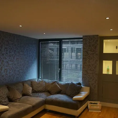2 Bedroom - Close To Piccadilly Train Station / Edge Of The Northern Quarter Manchester
