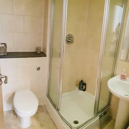 Spacious 2 Bedroom Flat Lejlighed