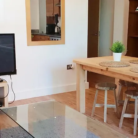Spacious 2 Bedroom Flat Manchester