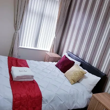 Knutsford House Holidays Дом отдыха Манчестер