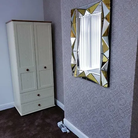 Knutsford House Holidays Дом отдыха Манчестер