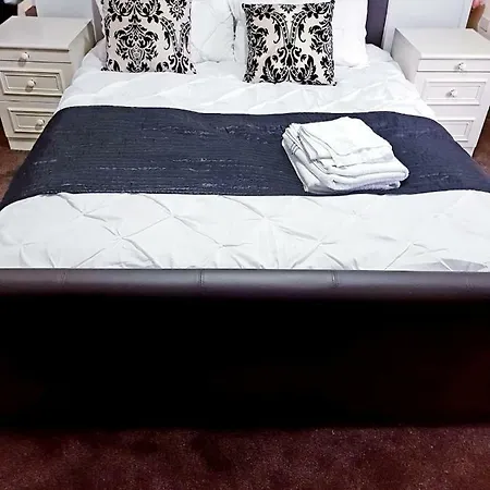 Knutsford House Holidays * Manchester