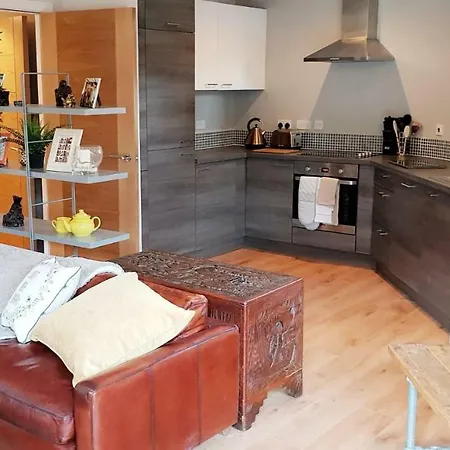 2 Bedroom City Centre Living Apartment Manchester