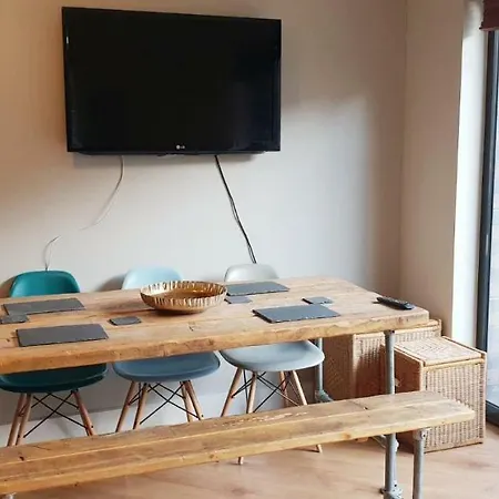 2 Bedroom City Centre Living Apartment Manchester