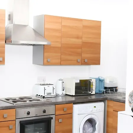 Cosy 2 Bedroom + Parking