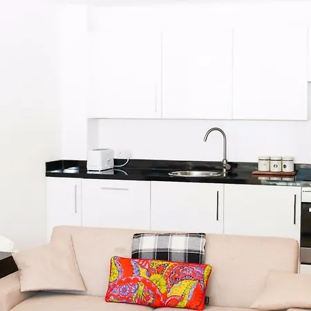 Bright 2 Bedroom Close To Media City Salford Quay Апартаменты Манчестер