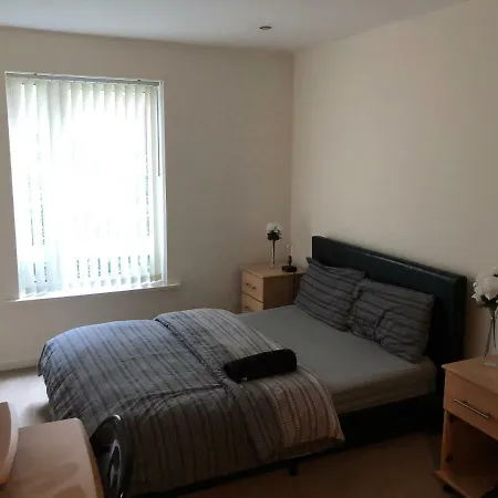 Apartment Spacious 2 Bedroom City Centre