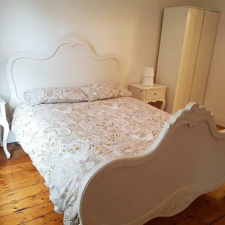 504 Wilmslow Road * مانشستر