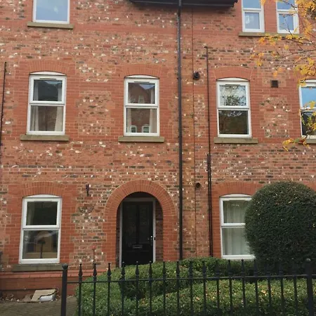 Villa The Arc, 17 Saint Paul's Road, Whitington, Manchester
