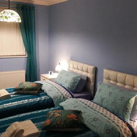 Apartment Two-storey Semi-detached House For Up To 6 People Manchester