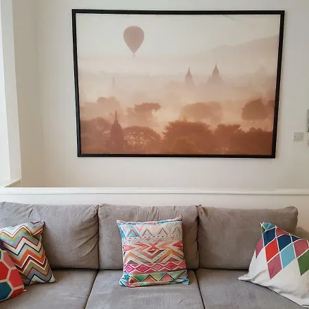 Moorfield Road Apartman *
