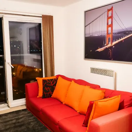 Lejlighed ★modish 2br Apt| Free Parking | 5min Mcr City Ctr *