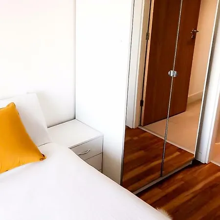Bright 2 Bedroom Close To Media City Salford Quay Апартаменты Манчестер