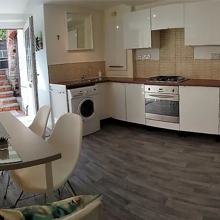 The Stables, Flat 6 * מנצ'סטר