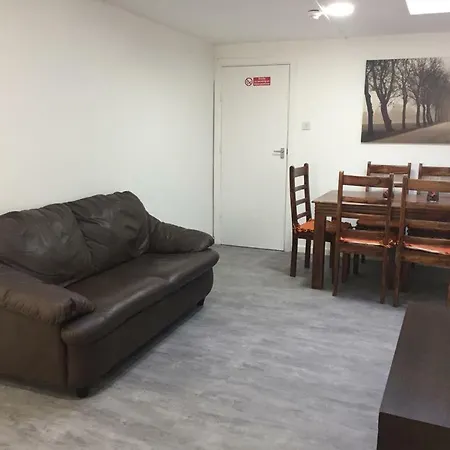 Sama's Stylish 5 Homestay Manchester