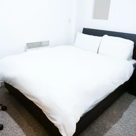 Cosy 2 Bedroom + Parking Homestay Manchester