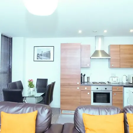 Cosy 2 Bedroom + Parking
