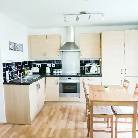 Amazing 2 Bedroom Mancity *