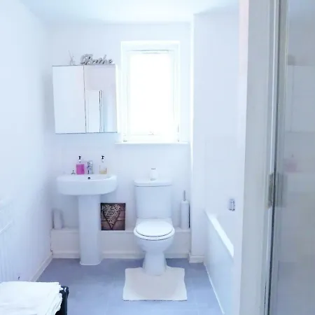 Amazing 2 Bedroom Mancity Pansiyon Manchester