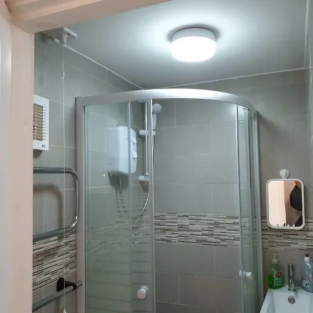 Independent En-suite Manchester
