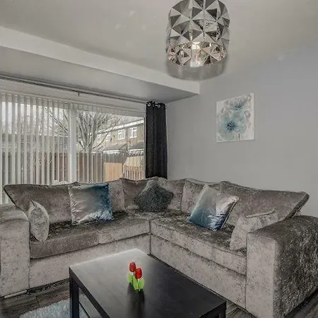 Newly Renovated Modern Holiday home *