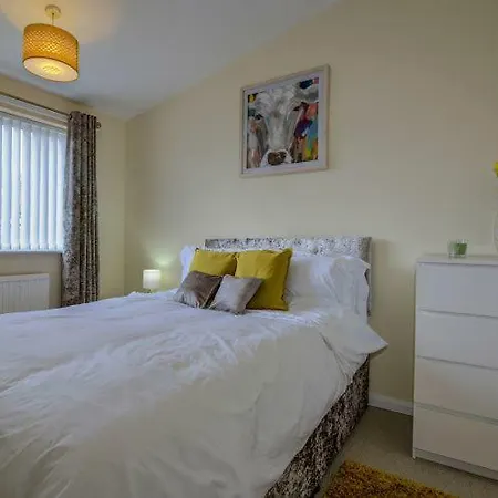 Newly Renovated Modern * Manchester