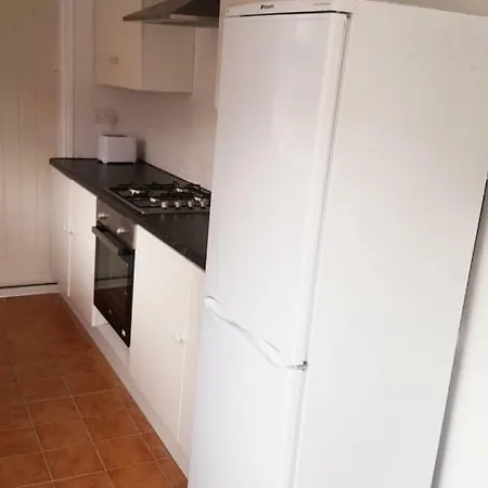 Contemporary & Modern 3 Bedroom Spacious House Guest house