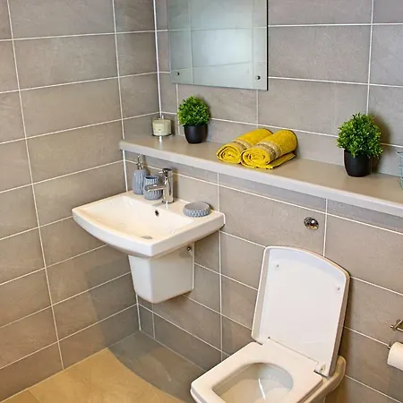 1 Bedroom In Media City, Salford Quays *