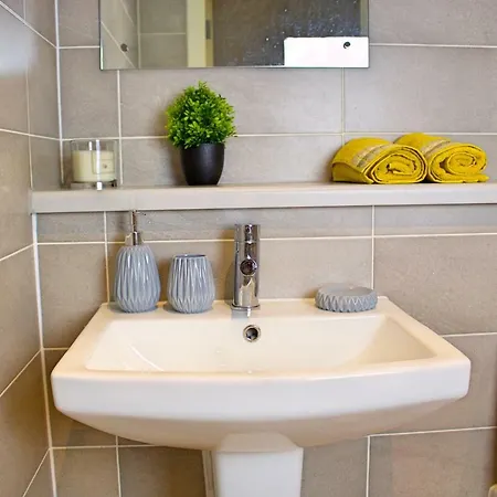 Apartment 1 Bedroom In Media City, Salford Quays