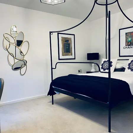 Homesworth Stays - Dunham House מנצ'סטר