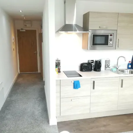 Modern City Center Studio Flat Апартаменты *