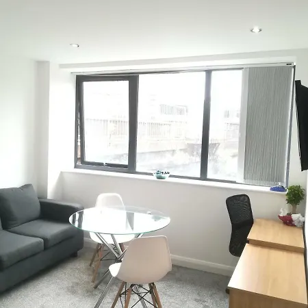 Апартаменты Modern City Center Studio Flat *