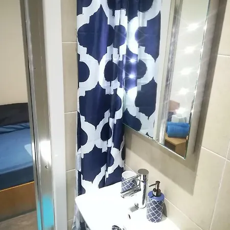 Апартаменты Modern City Center Studio Flat *