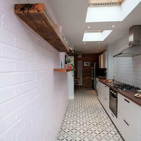 Smart Stylish Close To City Centre Holiday home Manchester