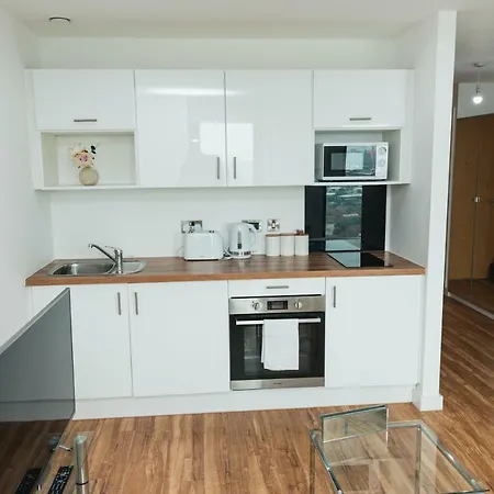 Apartmán Free Street Parking Subject To Availability *