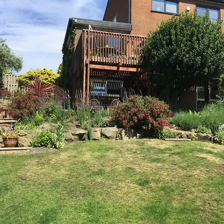 The Garden Apartment, Near Airport & Apartment