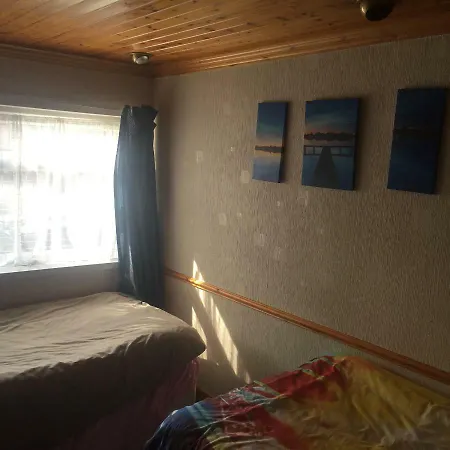 Quiet And Quaint Homestay Homestay Manchester